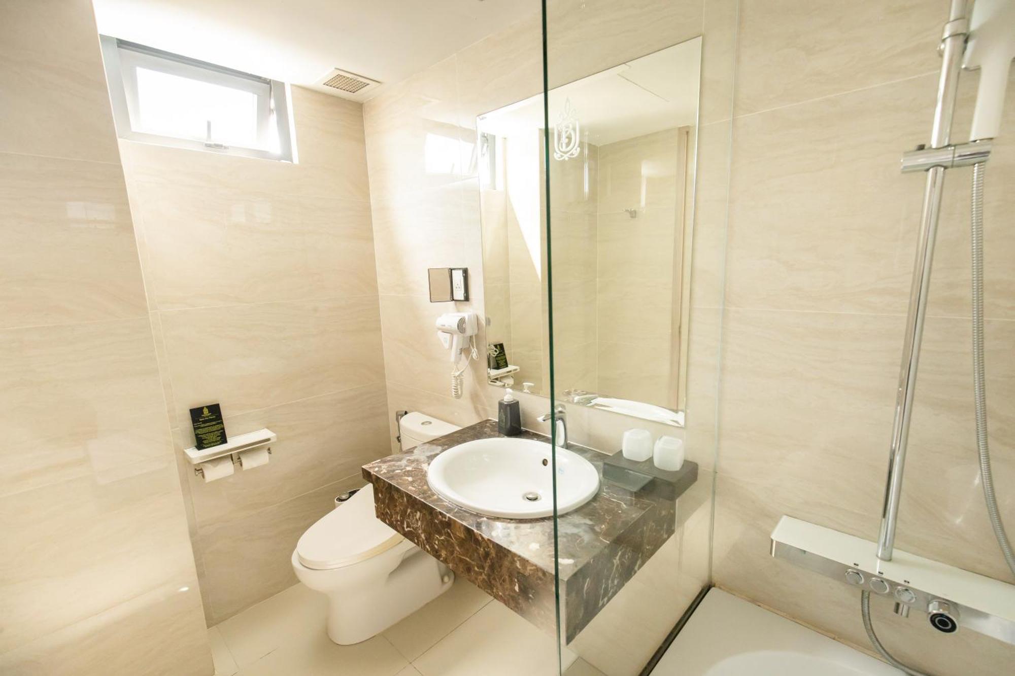 8B Hotel & Spa โฮจิมินห์ซิตี้ ภายนอก รูปภาพ